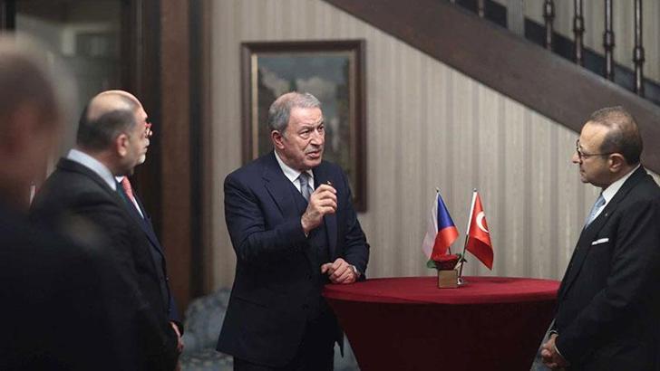 Bakan Akar’dan TSK aleyhindeki söylemlere ‘sert’ tepki