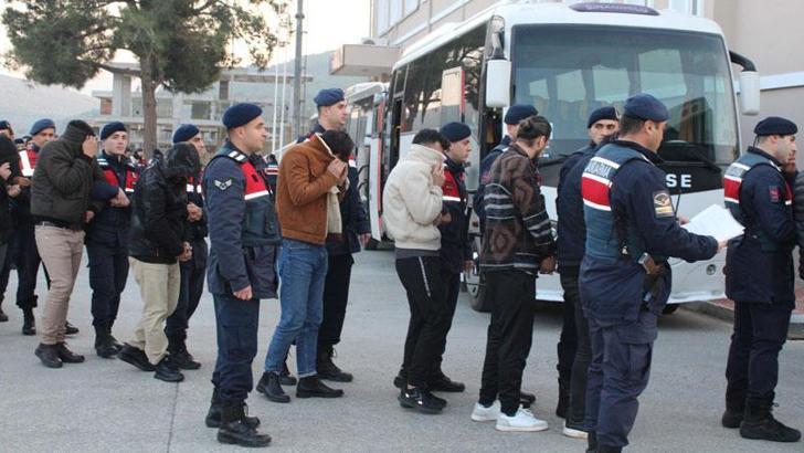 Aydın merkezli devre mülk dolandırıcılığına 20 tutuklama; diğer 52 şüpheli de adliyede