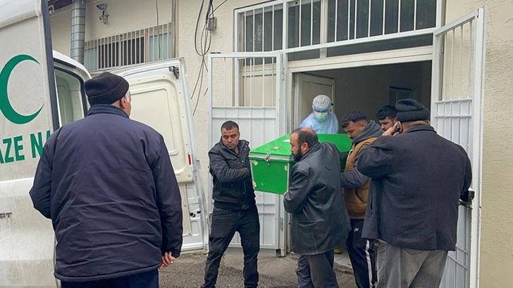 Gaziantep’te akraba aileler arasındaki kavgada ölen 3 kişi toprağa verildi