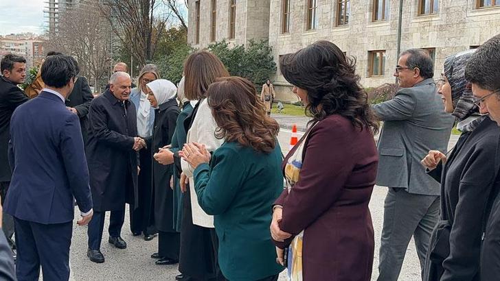 Binali Yıldırım, trafik kazasından sonra ilk kez Meclis'te