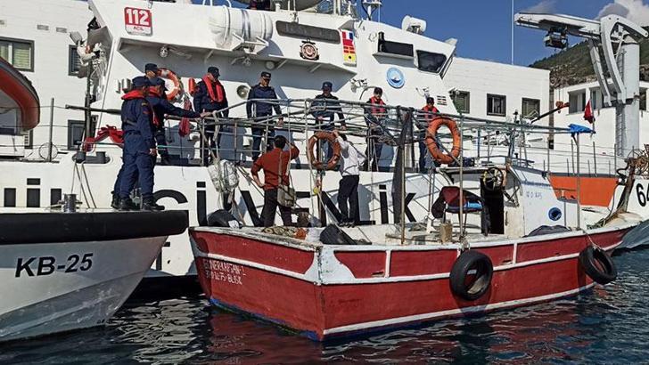Fırtınada 200 kilometre sürüklenen tekneyi sahil güvenlik ekipleri buldu