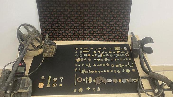 Edirne'de 115 tarihi obje ele geçirildi; 3 gözaltı