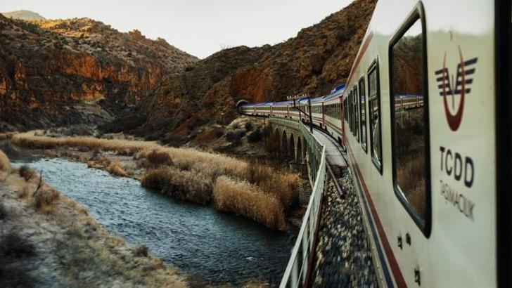 'Kars-Erzurum Turistik Ekspresi' ile yarıyıl tatilinde yeni sefer