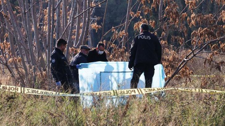 Başı ve kolları olmayan cesette 'bıçak' detayı