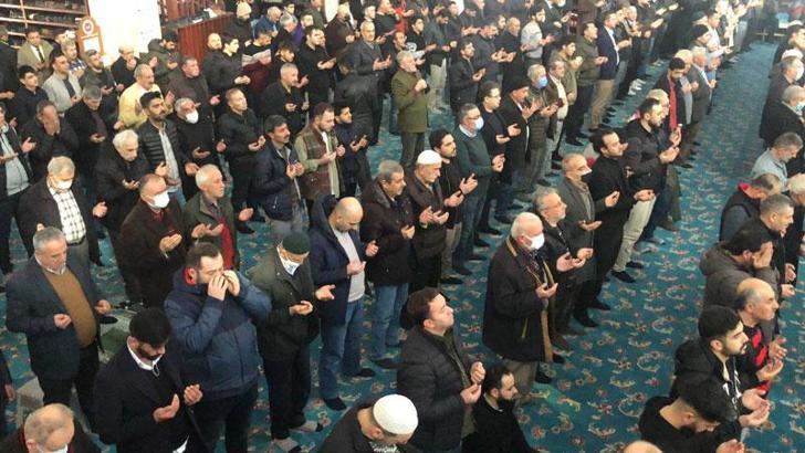 İstanbul'da camilerde 'yağmur duası' edildi