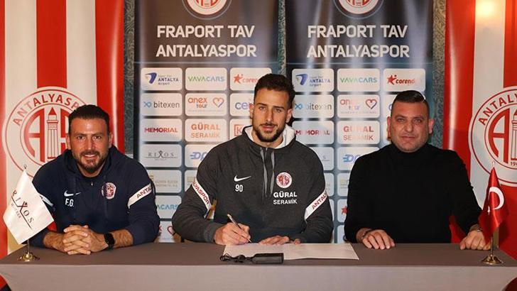 Antalyaspor, Helton Leite ile 1.5 yıllık sözleşme imzaladı