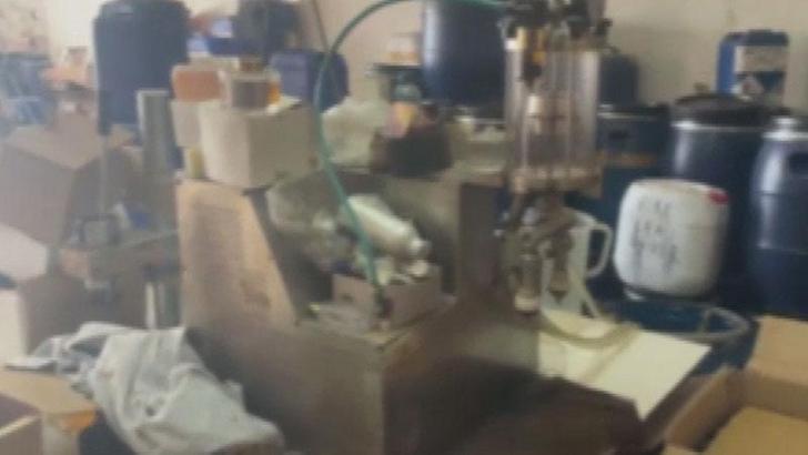 Küçükçekmece'de sahte parfüm operasyonu