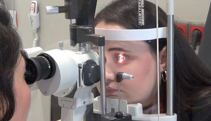 Dilek, kornea nakliyle 5 yıl sonra yeniden görmeye başladı