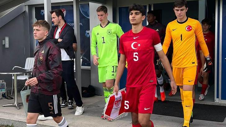 16 yaşındaki Mertcan Ayhan'a Roma kancası