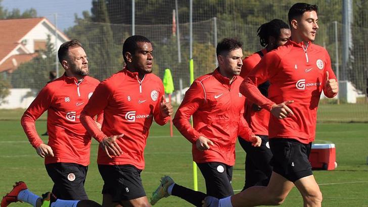 Antalyaspor'da transfer hareketliliği