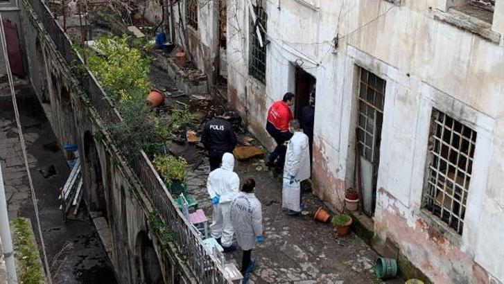 Yanan kilise lojmanında olay yeri incelemesi