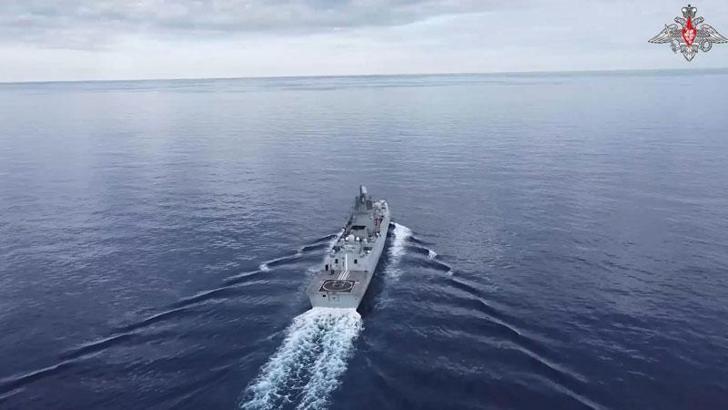 Rus savaş gemisi, bilgisayar üzerinden hipersonik füze denemesi yaptı