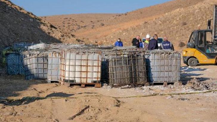 Boş araziye 65 varil kimyasal madde bırakan 4 kişi serbest bırakıldı
