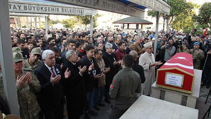 Kaza şehidi uzman çavuş Muammer Ay, Hatay'da son yolcuğuna uğurlandı
