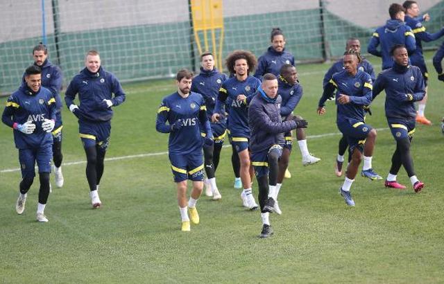 Fenerbahçe'nin idmanında Emre Mor’a sürpriz