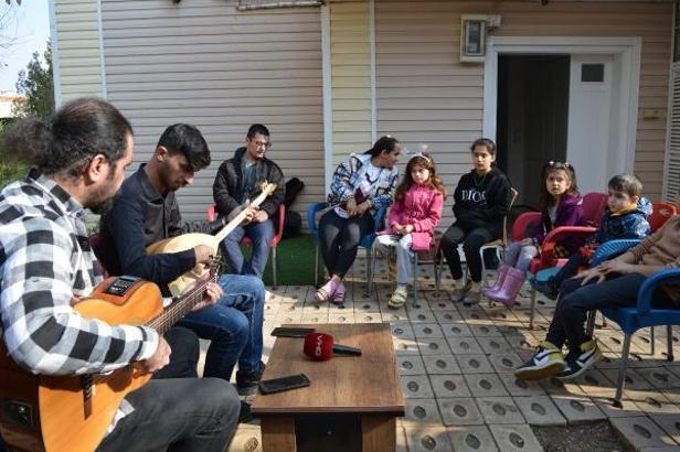 10 yıldır özel çocuklara ‘Sevgi şifadır’ sloganı ile müzikle terapi yapıyor