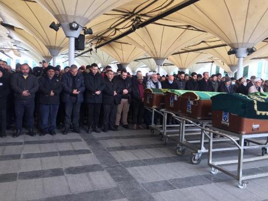 Şarkıcı Elvan Yılmaz, son yolculuğuna uğurlandı - Yeniden