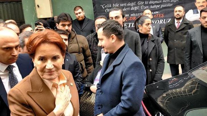 Meral Akşener'den Sinan Ateş'in ailesine taziye ziyareti