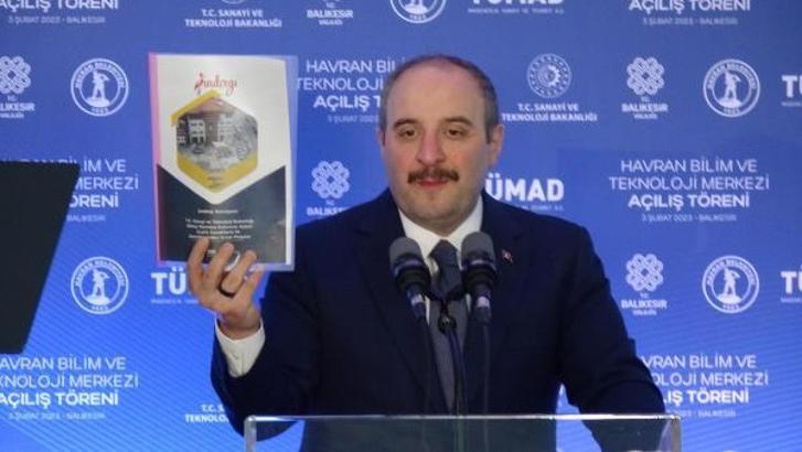 Bakan Varank: Yılda 40 ton altın ekonomiye kazandırılıyor