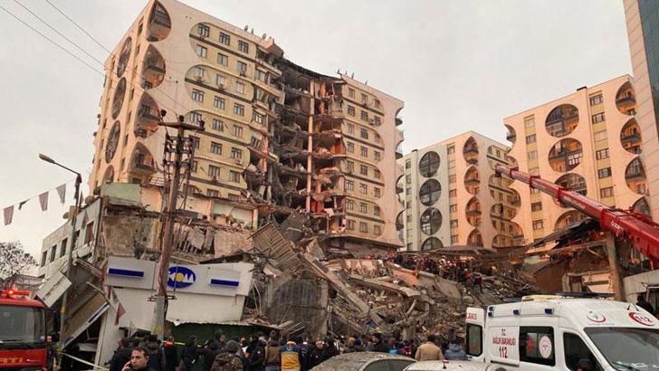 Azerbaycan’dan 370 kişilik yardım ekibi