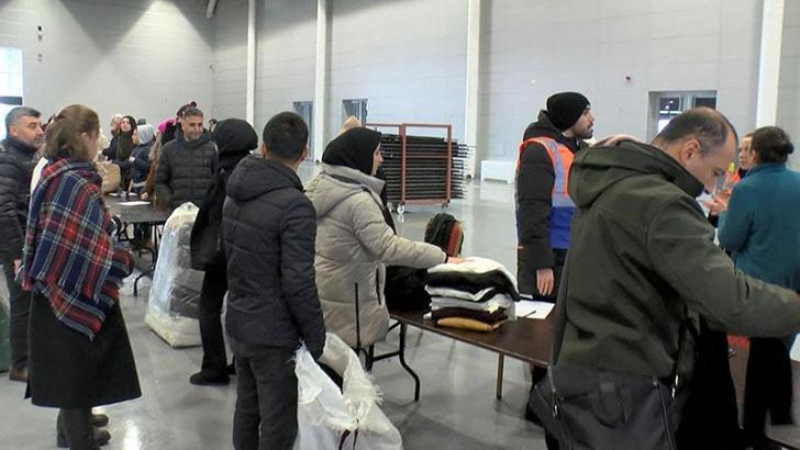 İBB, Yenikapı'da depremzedeler için yardım kampanyası başlattı