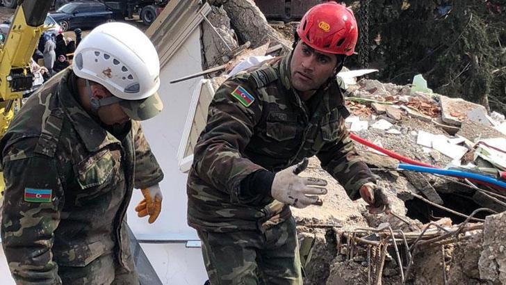 Azerbaycan, 370 kişilik ekiple deprem bölgesinde