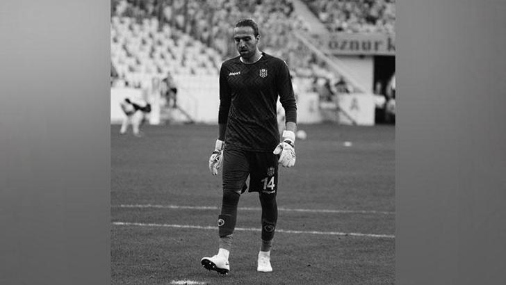 Yeni Malatyaspor kalecisi Türkaslan'dan acı haber
