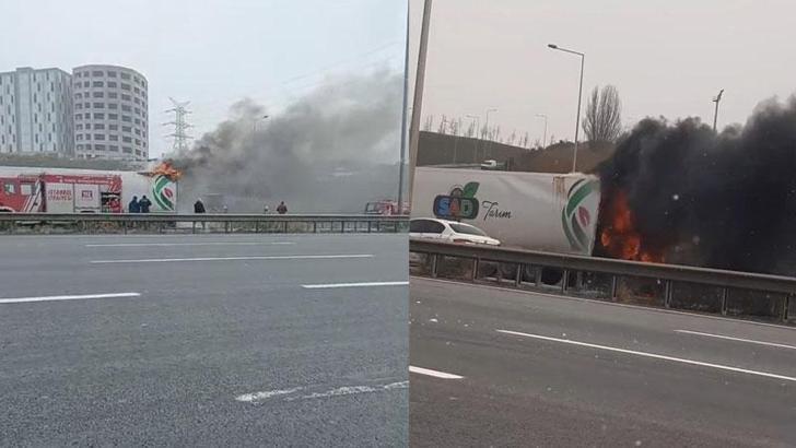 Bağcılar'da plastik sandalye yüklü TIR'da yangın