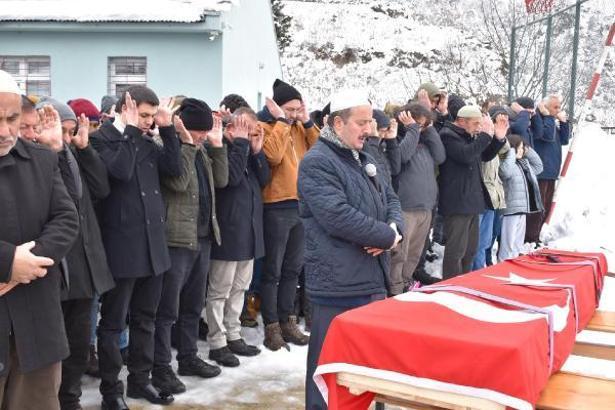 Depremde hayatını kaybeden tekniker, Gümüşhane’de toprağa verildi