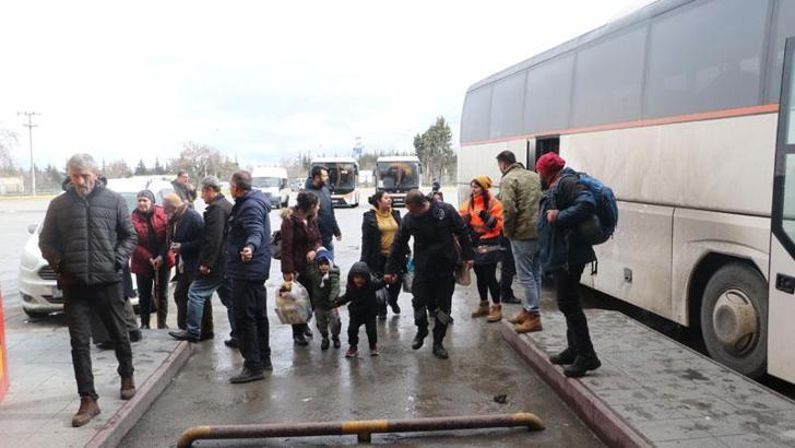 Afet bölgelerinden ayrılan depremzedeler, Eskişehir’e ulaştı
