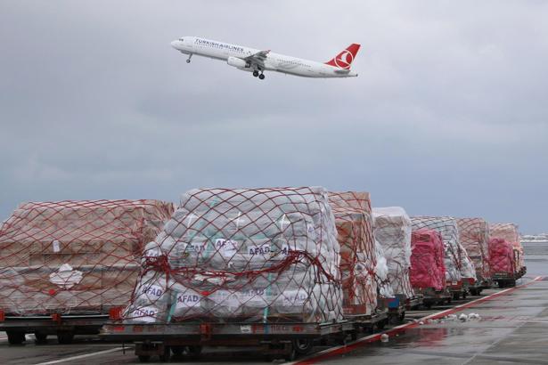 Turkish Cargo yardım malzemesi taşımaya devam ediyor