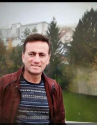 Depremde ölen şube müdürü ile anne ve babası Hakkari'de toprağa verildi
