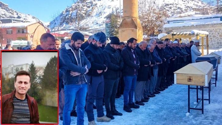 Depremde ölen şube müdürü ile anne ve babası Hakkari'de toprağa verildi