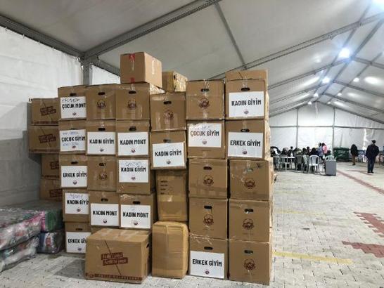 Fatih Belediyesi, 42 yardım TIR'ını deprem bölgesine sevk etti