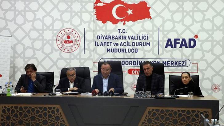 Bakan Bozdağ, Diyarbakır'daki deprem bilançosunu açıkladı; 255 ölü, 901 yaralı