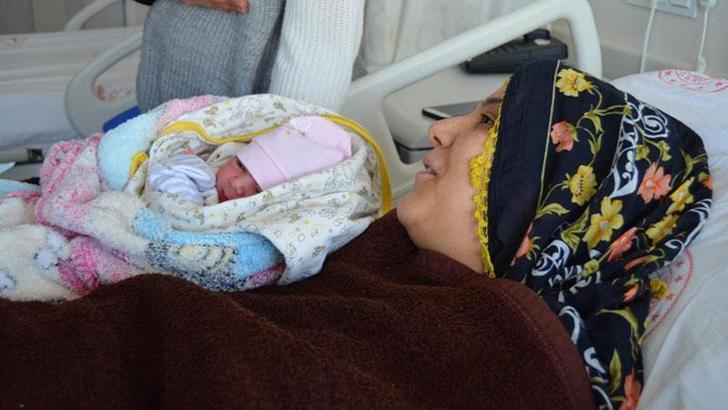 Depremzede anneler doğum yaptı: Elisa Mucize, Masal ve Gülneva dünyaya geldi