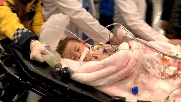 Enkazdan 84 saat sonra çıkarılan Berk bebek Çam ve Sakura Şehir Hastanesi'nde