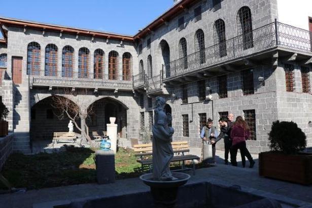 Diyarbakır’daki Mar Petyun Keldani Kilisesi, kapılarını depremzedelere açtı