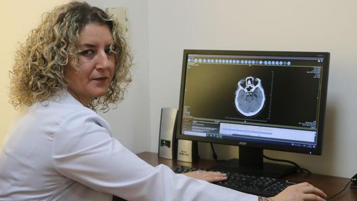 Baş ağrısı için sık ilaç kullananlara 'baş ağrısı günlüğü' tavsiyesi