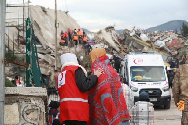 Kızılay, depremzedelere psikososyal destek veriyor