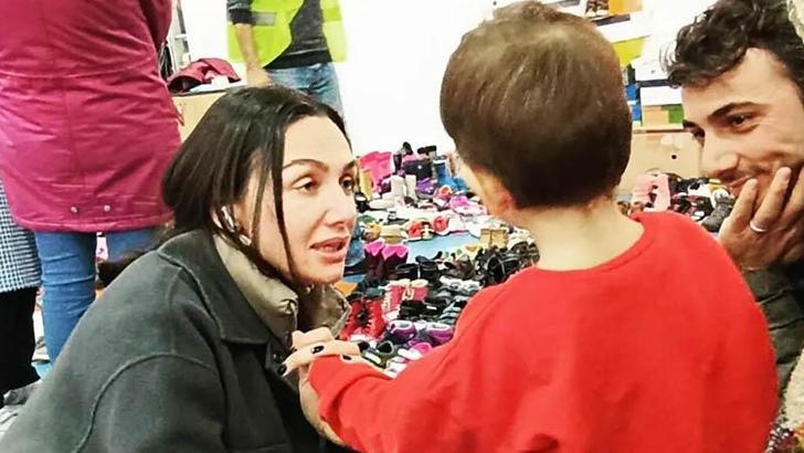 Oyuncu Birce Akalay'dan Bodrum'da depremzedelere yardım kampanyasına destek