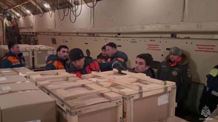 Rusya’dan her biri 30 kişilik ısıtıcılı çadırlar Malatya’da