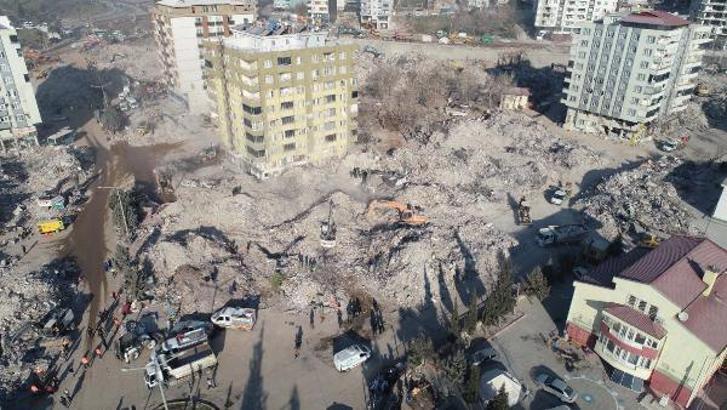 Kahramanmaraş'ta enkaz kaldırma çalışmalarına başlandı