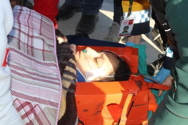 17 yaşındaki Aleyna, 248 saat sonra enkazdan çıkarıldı (4)