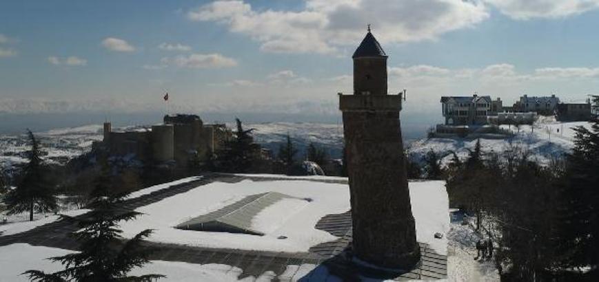 Depremde, Harput Ulu Camii'nin eğri minaresi yıkılmadı