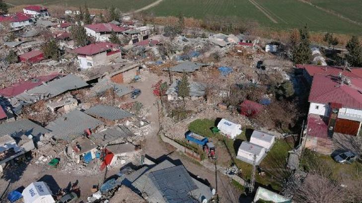 Fay hattı üzerindeki 55 haneli Kuyumcular Köyü'nde depremden sonra 3 ev kaldı