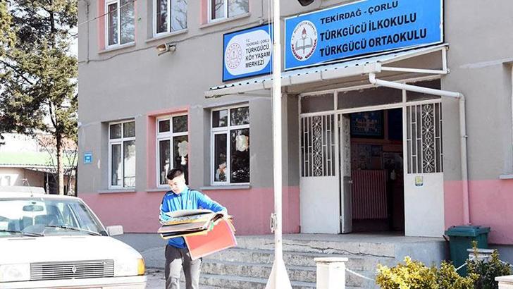 Çorlu'da 5 okula 'deprem' tahliyesi