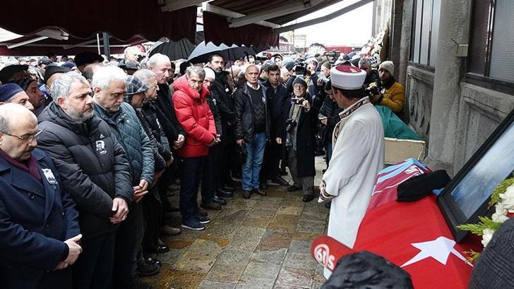 Trabzonspor efsanesi Ahmet Suat Özyazıcı, son yolculuğuna uğurlandı