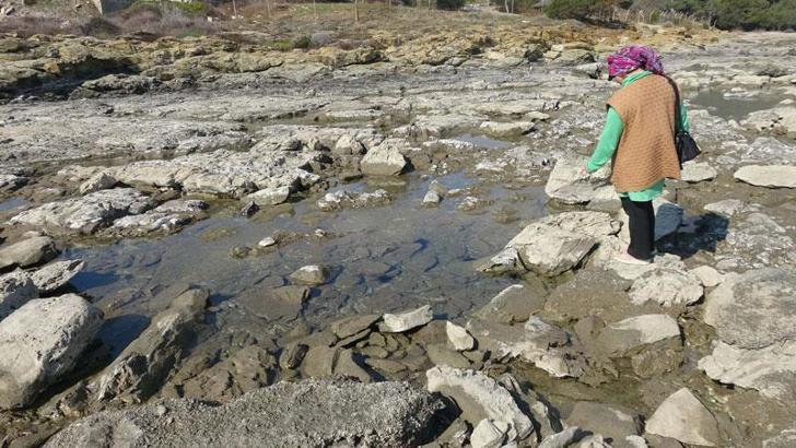 Anamur ve Bozyazı'da deniz çekildi