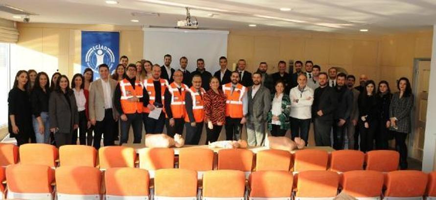 EGİAD'dan deprem sonrası ilk yardım eğitimi